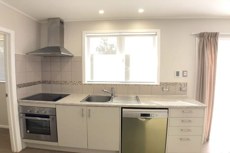 Photo of property in 1/20 Lucinda Place, Glen Eden, Auckland, 0602