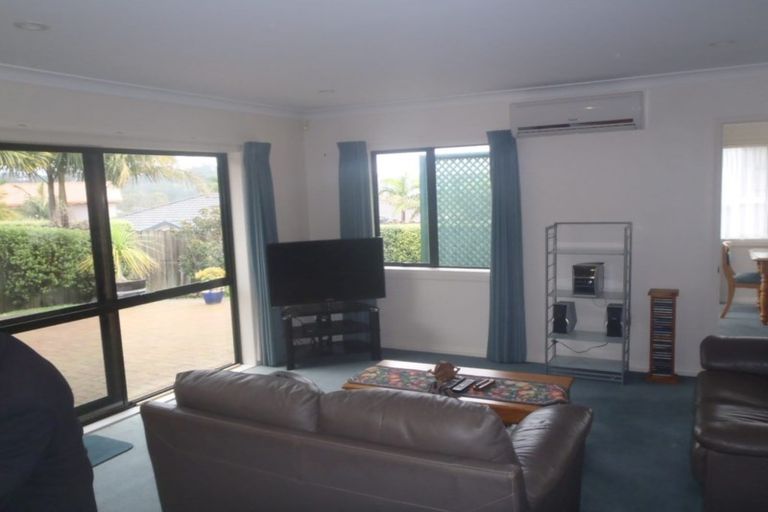 Photo of property in 6 Roy Maloney Drive, Henderson, Auckland, 0612
