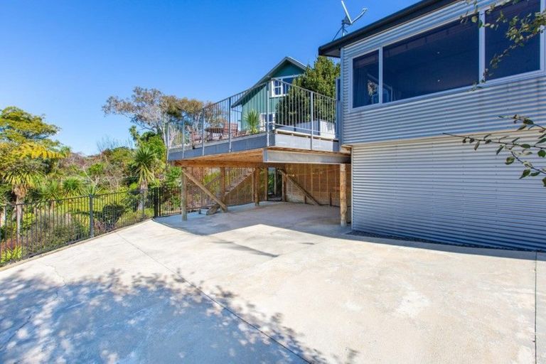 Photo of property in 15 Bay View Road, Raglan, 3225