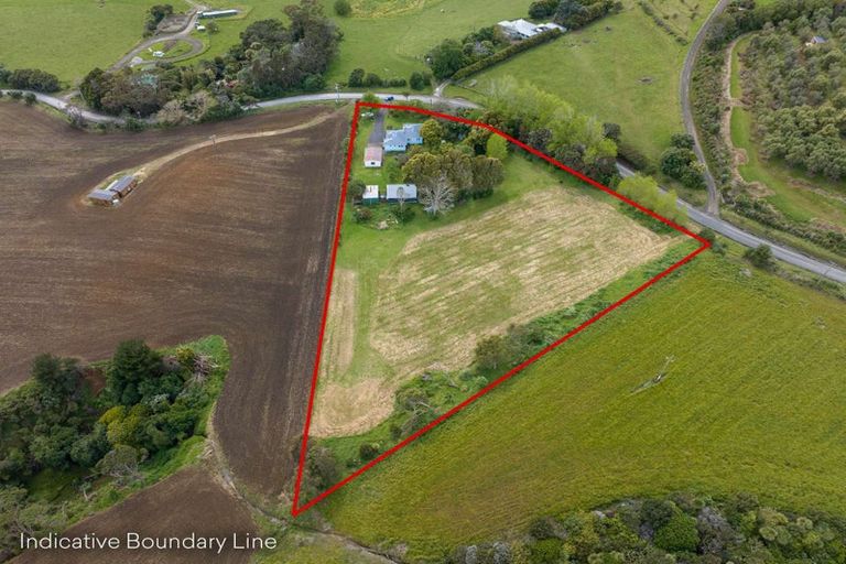Photo of property in 3205 South Head Road, South Head, Helensville, 0874