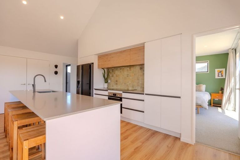 Photo of property in 8 Longview Drive, Lake Hawea, 9382