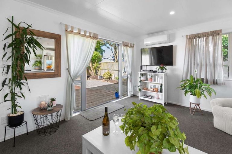 Photo of property in 28 Newton Place, Westbrook, Palmerston North, 4412