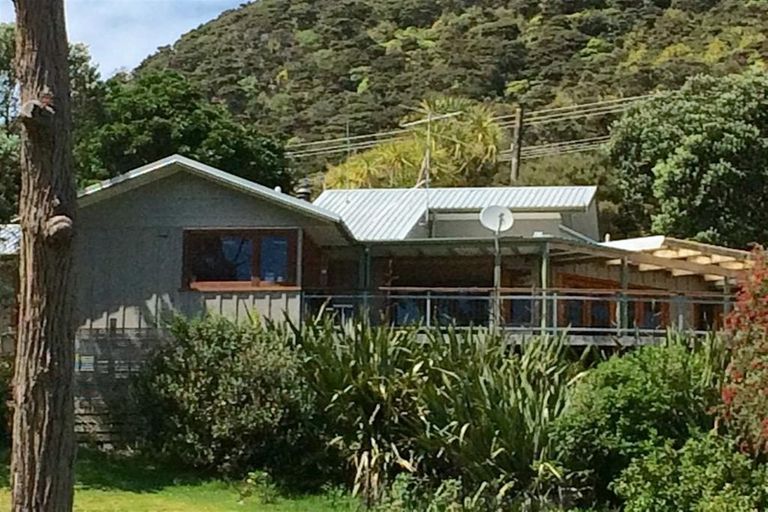 Photo of property in 6 Reotahi Road, Whangarei Heads, Whangarei, 0174