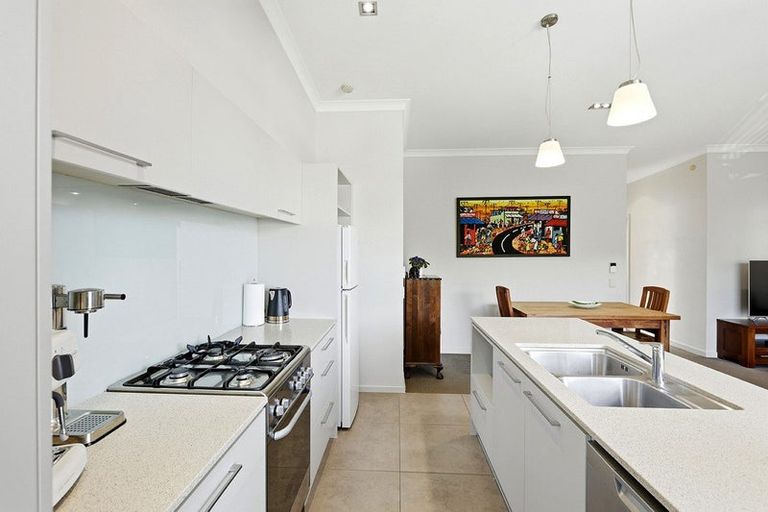 Photo of property in 12 Parkside Drive, Orewa, 0931