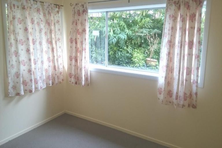 Photo of property in 22 Colin Wild Place, Glenfield, Auckland, 0629
