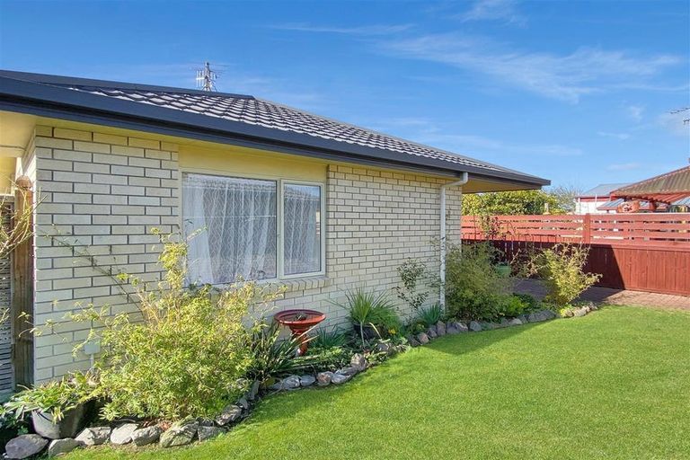 Photo of property in 3/66 Kawaha Point Road, Kawaha Point, Rotorua, 3010