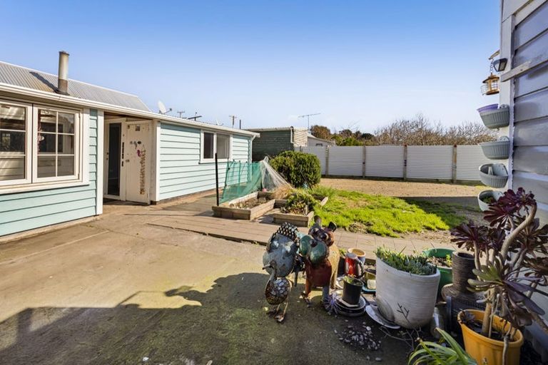 Photo of property in 12 Norfolk Street, Patea, 4520