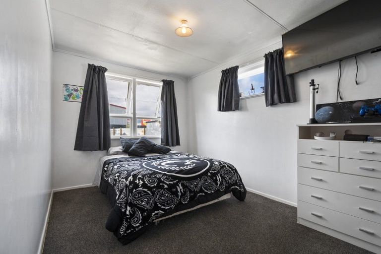 Photo of property in 19 Shamrock Street, Levin, 5510