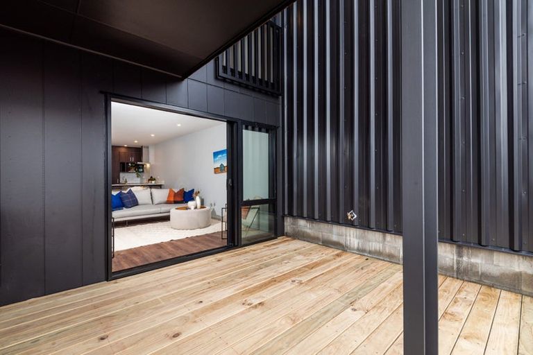 Photo of property in 118 Te Oneroa Way, Long Bay, Auckland, 0630