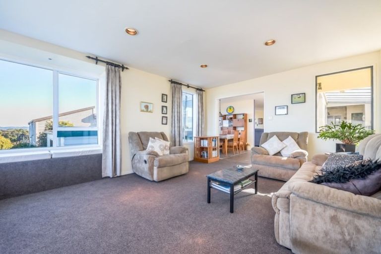 Photo of property in 7 Te Whiti Grove, Korokoro, Lower Hutt, 5012