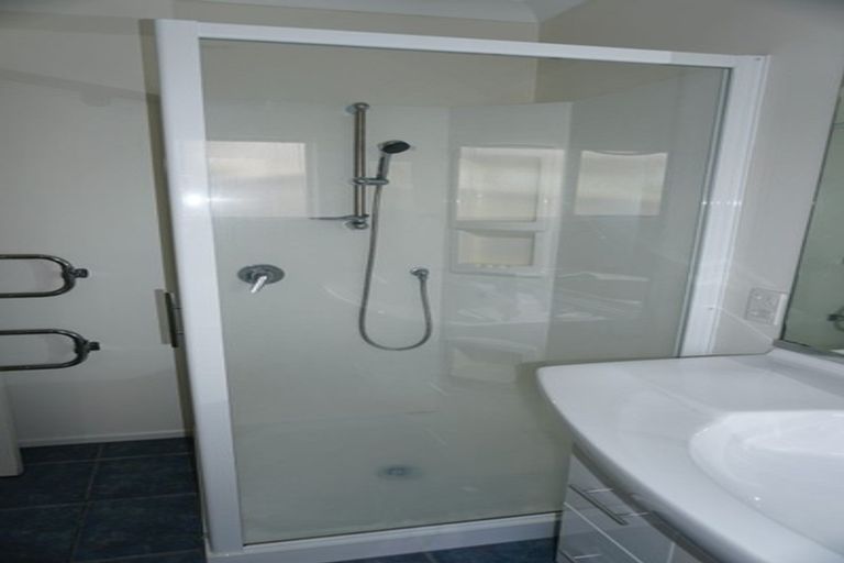 Photo of property in 4 Comber Place, Johnsonville, Wellington, 6037