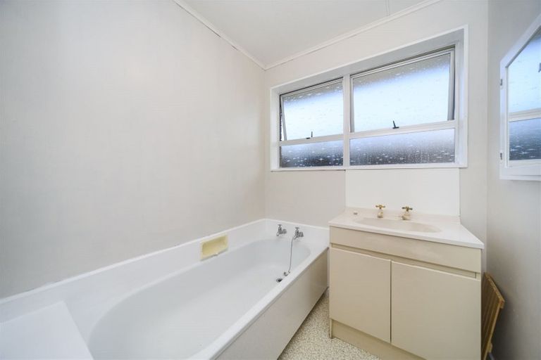 Photo of property in 29 Kimberley Grove, Westbrook, Palmerston North, 4412