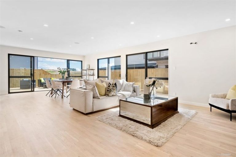 Photo of property in 6 Makura Road, Long Bay, Auckland, 0630