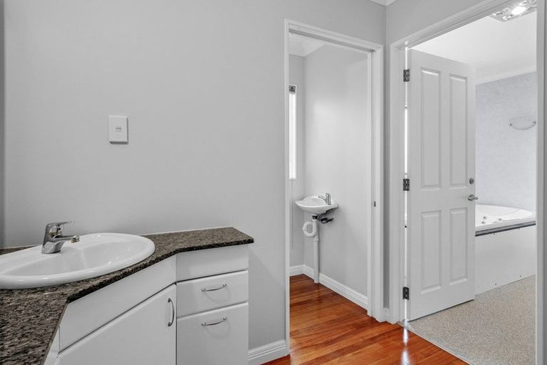 Photo of property in 29 Sunny Crescent, Huapai, Kumeu, 0810