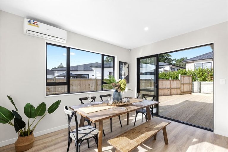 Photo of property in 23 Vinistra Road, Kumeu, 0810