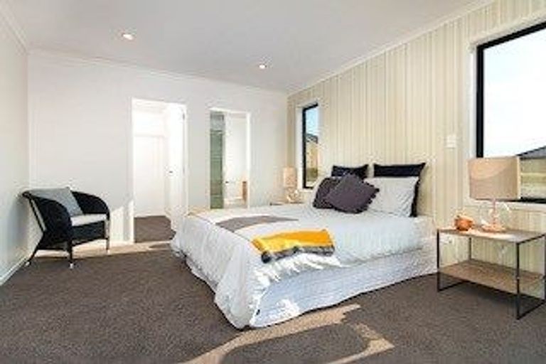 Photo of property in 2 Glennron Lane, Waiuku, 2123