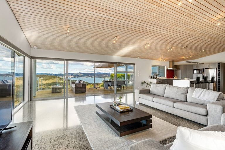 Photo of property in 154 Centennial Drive, Whitianga, 3510