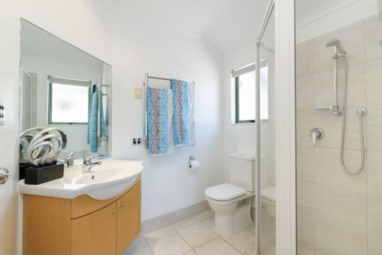 Photo of property in 4b Sunbrae Grove, Mount Maunganui, 3116