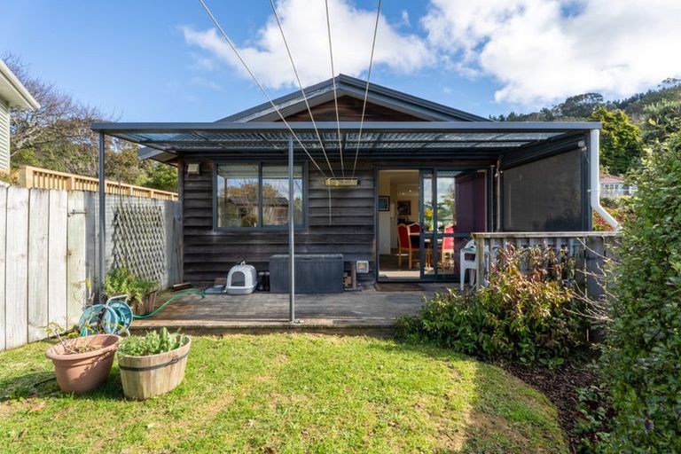 Photo of property in 1a Chester Road, Tawa, Wellington, 5028