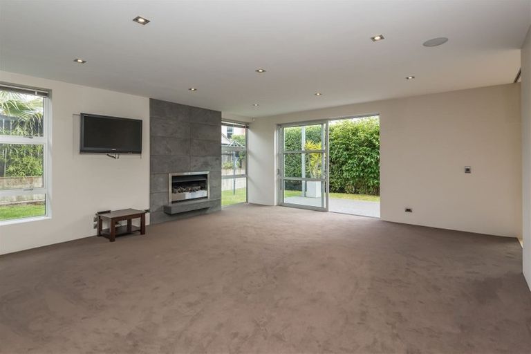 Photo of property in 62 Dyers Pass Road, Cashmere, Christchurch, 8022