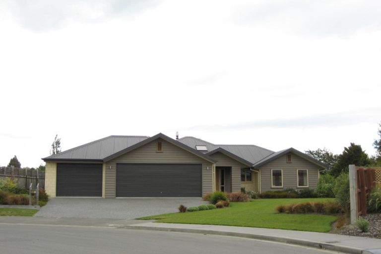 Photo of property in 5 Montrose Gardens, Rangiora, 7400