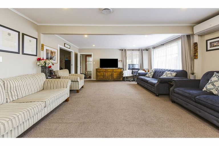 Photo of property in 12 Luke Place, Otara, Auckland, 2023