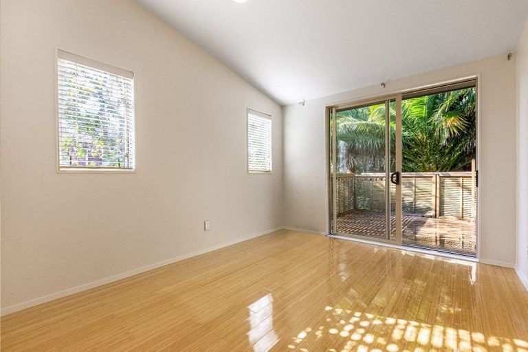 Photo of property in 70a Verran Road, Birkdale, Auckland, 0626