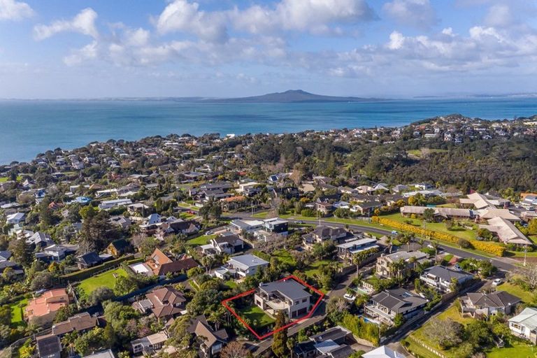 Photo of property in 1 Kahikatea Close, Campbells Bay, Auckland, 0630