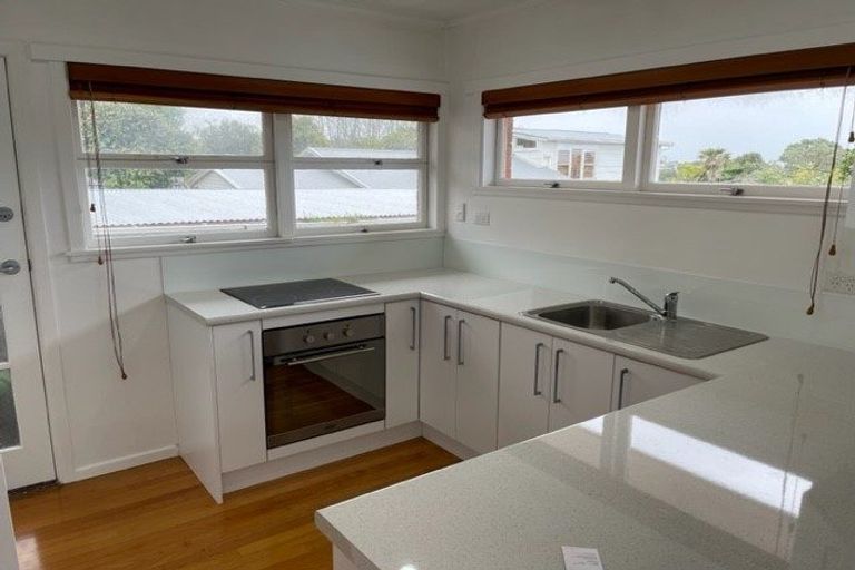 Photo of property in 4/87 Lake Road, Belmont, Auckland, 0622