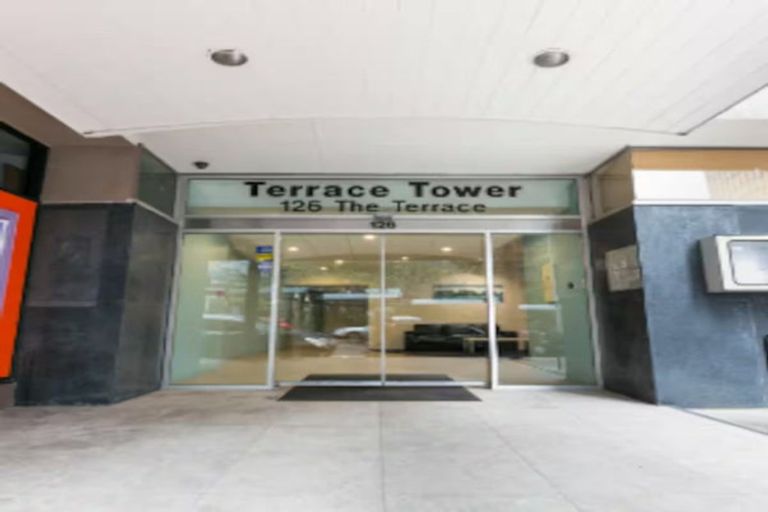 Photo of property in Terrace Tower Apartments, 7a/126 The Terrace, Wellington Central, Wellington, 6011