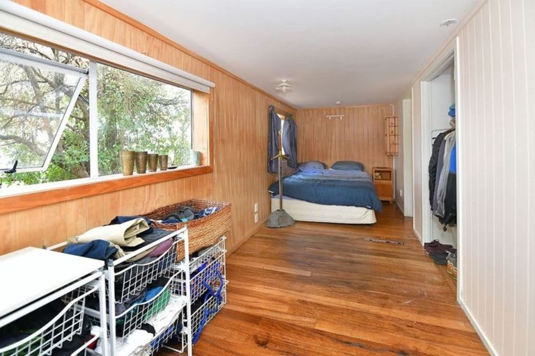 Photo of property in 3 Red Beach Road, Red Beach, 0932