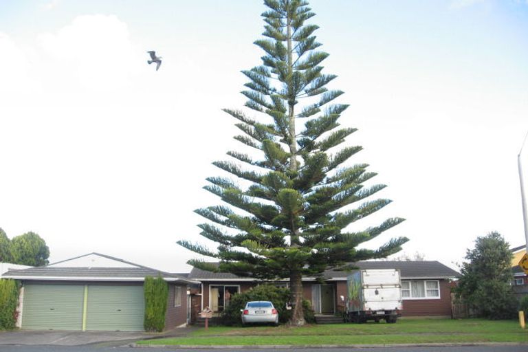 Photo of property in 155 Reeves Road, Pakuranga Heights, Auckland, 2010