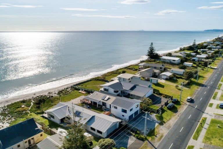 Photo of property in 393 Pukehina Parade, Pukehina, Te Puke, 3189