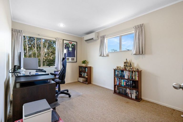 Photo of property in 2 Elwarth Way, Ranui, Auckland, 0612