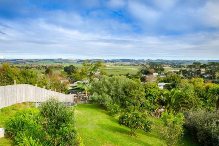 Photo of property in 69 Garfield Road, Helensville, 0800