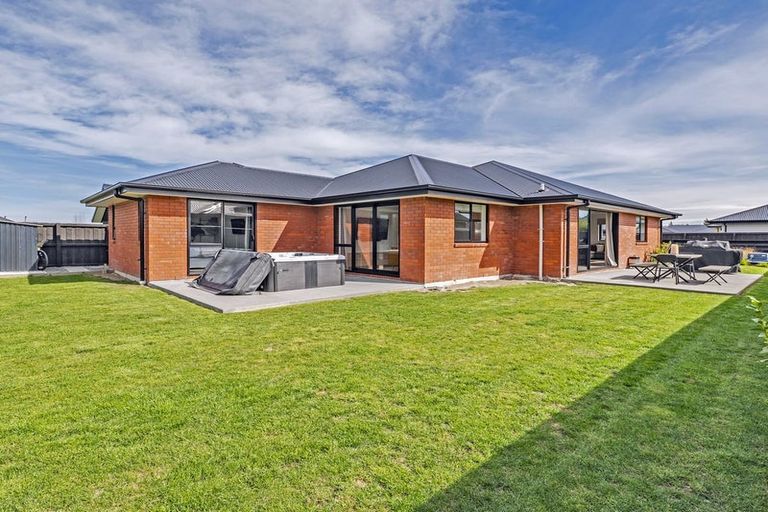 Photo of property in 15 Cedric Place, Darfield, 7510