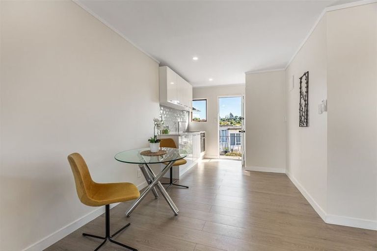 Photo of property in 5/31 Blease Street, New Lynn, Auckland, 0600
