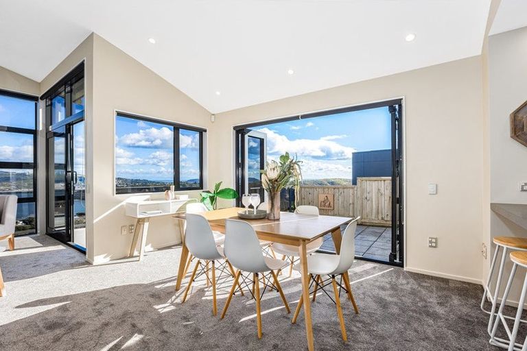 Photo of property in 6 Seascape View, Paremata, Porirua, 5024