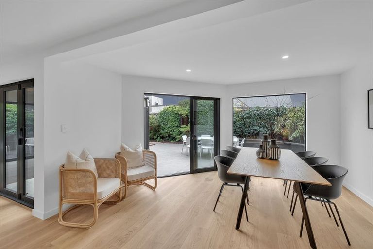 Photo of property in 2/15 Wai-iti Terrace, Burnside, Christchurch, 8053