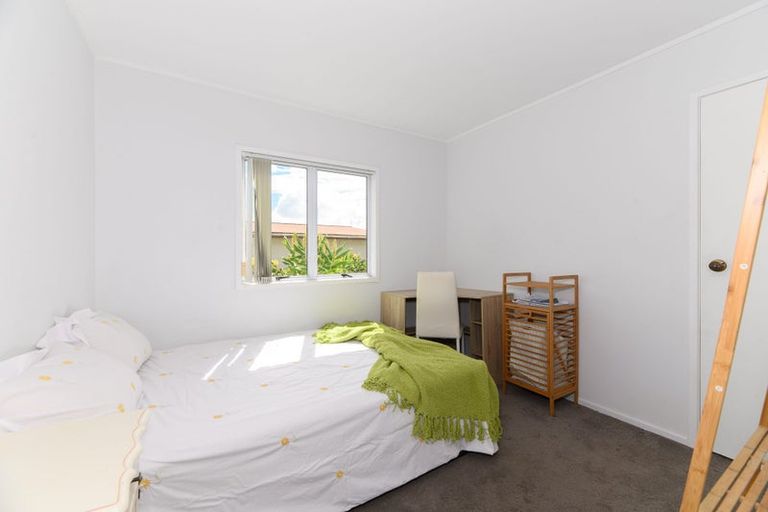 Photo of property in 2/401 East Coast Road, Mairangi Bay, Auckland, 0630