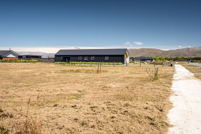 Photo of property in 16 Temple Drive, Twizel, 7901