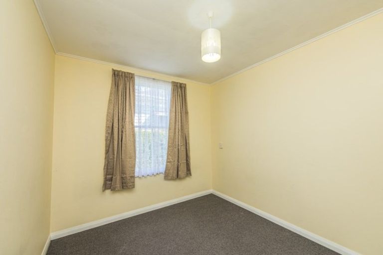 Photo of property in 16 Carlton Avenue, Gonville, Whanganui, 4501