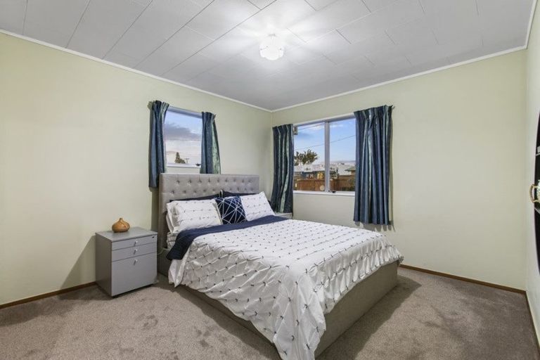 Photo of property in 2c Youngs Road, Papakura, 2110