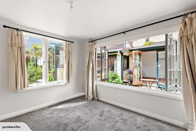 Photo of property in 7 Poplar Grove, Thorndon, Wellington, 6011