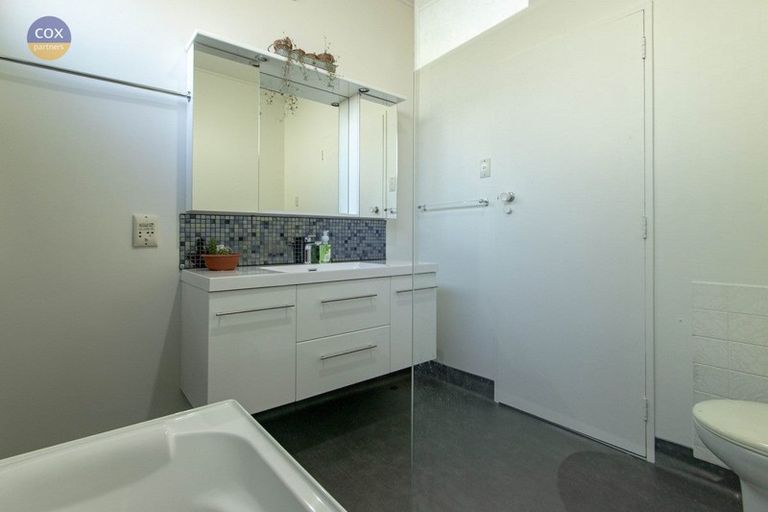 Photo of property in 16 Burns Road, Hospital Hill, Napier, 4110