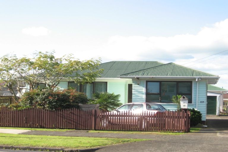 Photo of property in 2 Friedlanders Road, Manurewa, Auckland, 2102