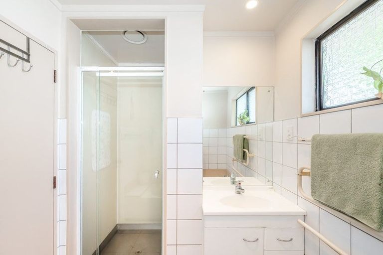 Photo of property in 18 Rosewood Place, Paraparaumu, 5032