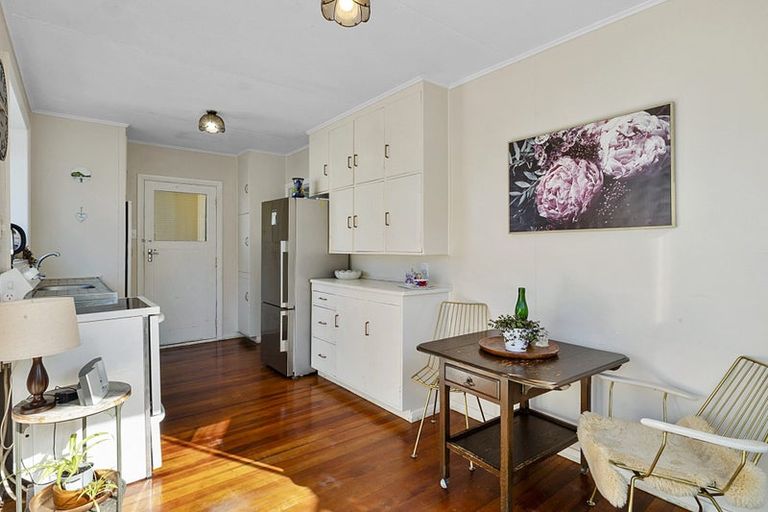 Photo of property in 17 Aotea Street, Welbourn, New Plymouth, 4312