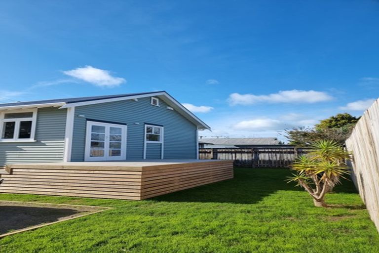 Photo of property in 55 Parris Street, Waitara, 4320