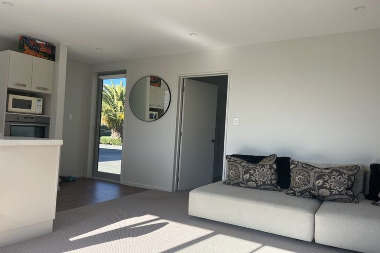 Photo of property in 47 Oakgrove Drive, Rangiora, 7400